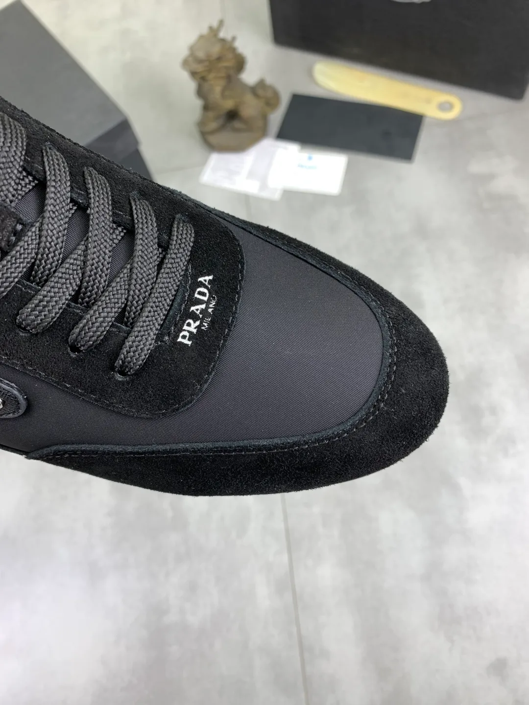 Men's Men's Shoes💰P440💰[New Style] The latest classic model of high-quality PRADA breathable and comfortable men's shoes has been launched on the official website in 1:1 reproduction, synchronized in Hong Kong counters and on the same catwalk; all made of calfskin with breathable mesh fabric ➕Imported soft and comfortable sheep Leather lining, 🍡🍡original 1:1 rubber outsole, non-slip and wear-resistant; comfortable to wear, attractive style, fine workmanship, and simple and neat shoe last, showing a man's courage and toughness, 👍size 38 to 44; 4️⃣colors🉑️ to choose from